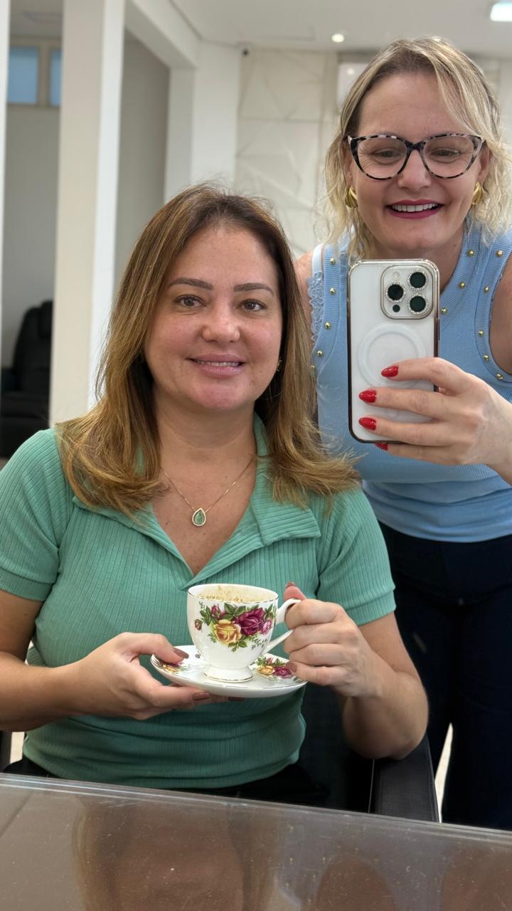 Clientes sendo atendidas no Salão Marlu